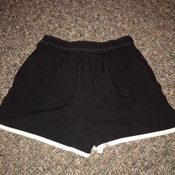 Kathy Ireland Large Nylon Shorts - Picture 4 of 5